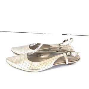 Kenneth Cole Lucky Prefs Slang Sandals Sliver. 9.5. Classy
